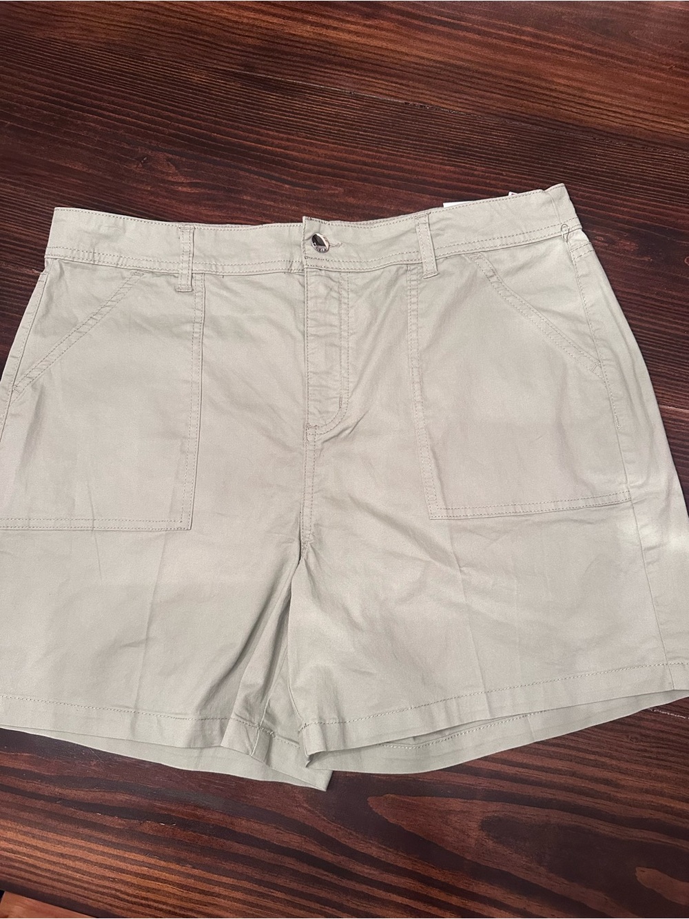 Tahari sage greenCotton Bermuda Shorts